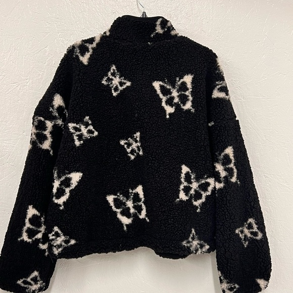 WILD Fable Women’s Fuzzy Sherpa Jacket - Picture 4 of 11